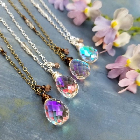 EUC Deluxe Rainbow Quartz Gemstone Necklace - Picture 4 of 6